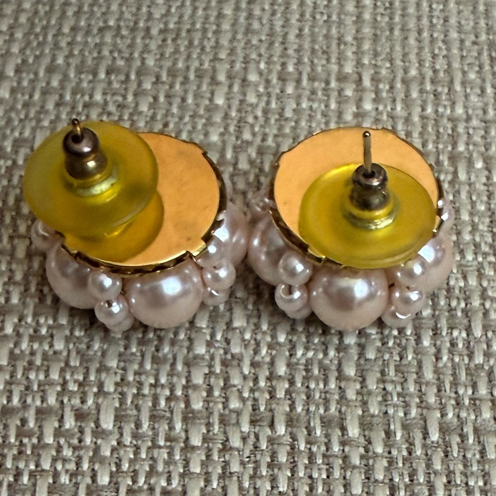 Twisted Pink Pearl Necklace and Earrings - Picture 4 of 4